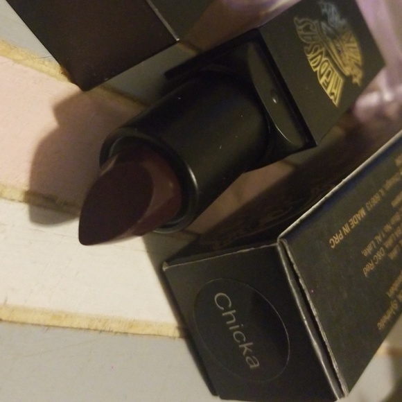 🌟CHIKA Medusa Makeup Lipstick NWT - Picture 7 of 8